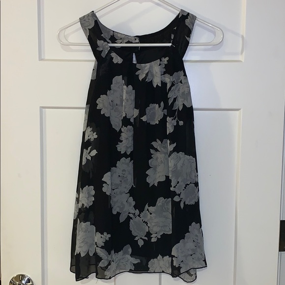 Halter Top - Picture 1 of 2